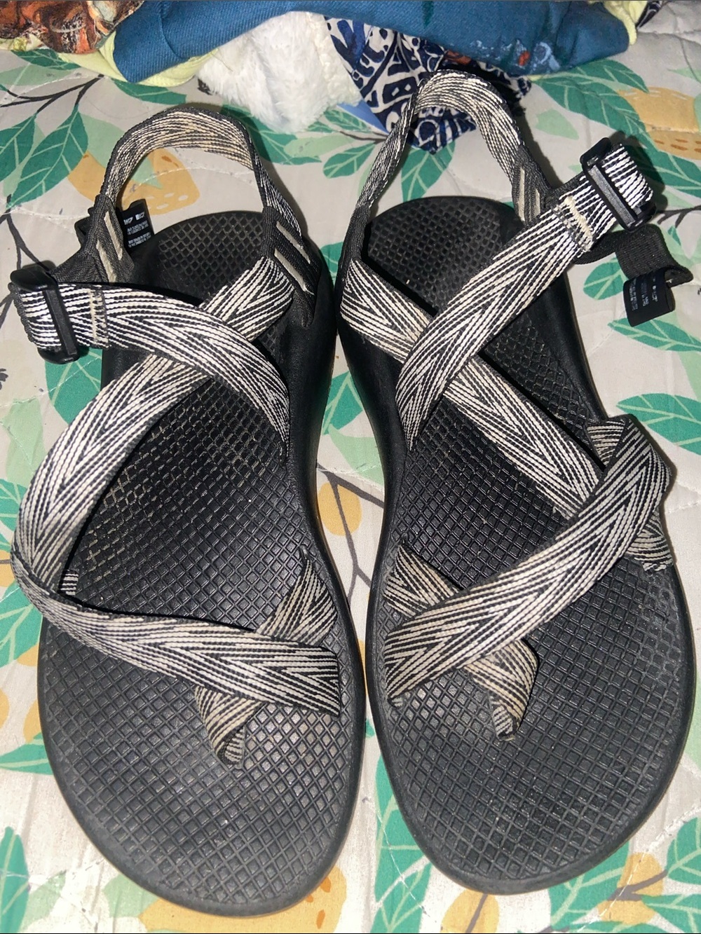 BLACK & WHITE CHACO SANDALS Outdoor River Lake Water Shoes Camping